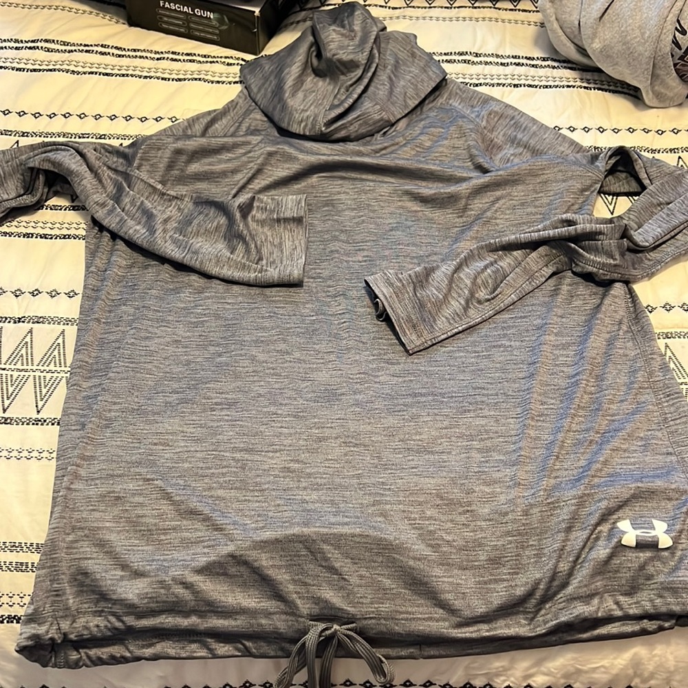 Under Armor lightweight hoodie L